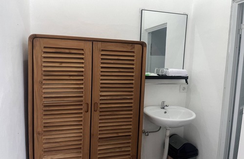 Batu Bolong Hotel | Zee House