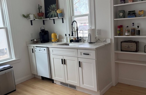 Edgewood Apartment | Zen & Cozy Waterfront Cottage