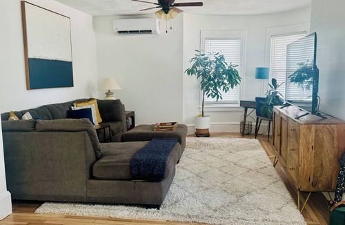 Edgewood Apartment | Zen & Cozy Waterfront Cottage