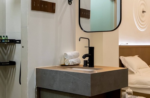 Jinping Qu Hotel | Zen Den Design