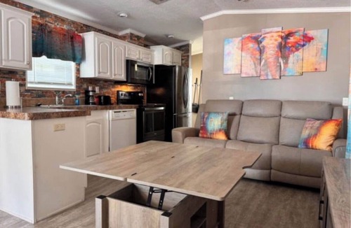 Bayshore Gardens Cottage | Zen-Inspired Bradenton Retreat – Calm,Cozy Tranquil Bradenton Getaway