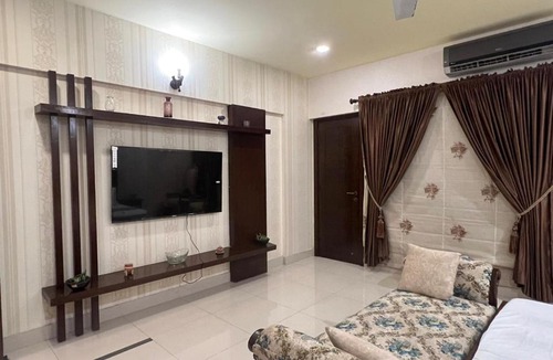 D.H.A. Apartment | Zen Luxury Stay - 3BR Family Apartment DHA Phase 6 Nishat Commercial