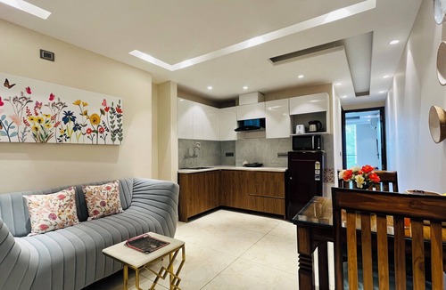 Sector 14 Hotel | ZEN Suites Gurgaon - LUXE Stays Collection