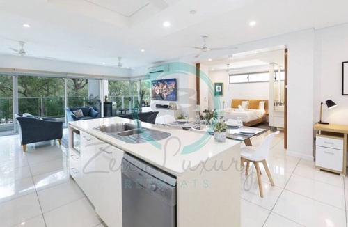 Darwin City Centre Condo | ZEN TOWERS - 3BR Cozy Executive Apt