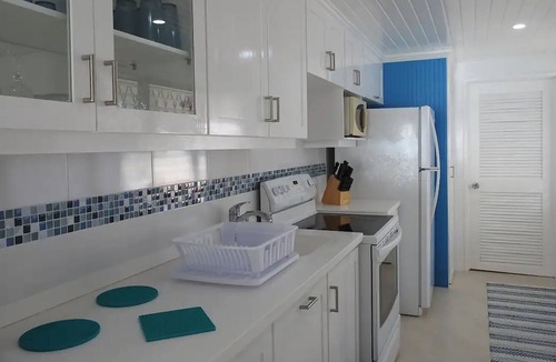 Spring Garden Apartment | Zenbreak Freshwater Beachfront #6