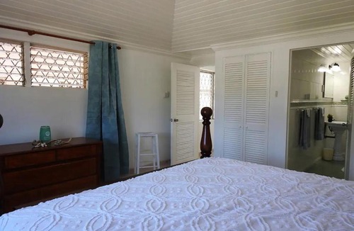 Spring Garden Apartment | Zenbreak Freshwater Beachfront 6