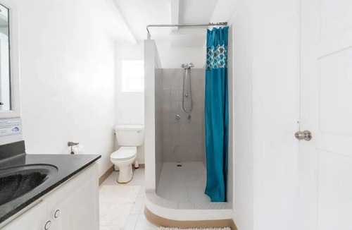 Spring Garden Apartment | Zenbreak Freshwater Beachfront 5