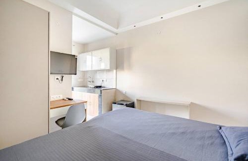 Udyog Vihar Apartment | Zencore Studio
