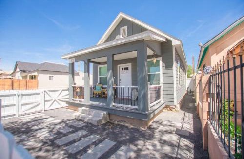 South Broadway House | ZenDen Spa-Sauna-Hot Tub-Pet Friendly-No Pet Fee!