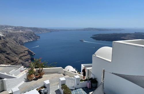 Imerovigli Hotel | Zenith Blue Traditional Houses
