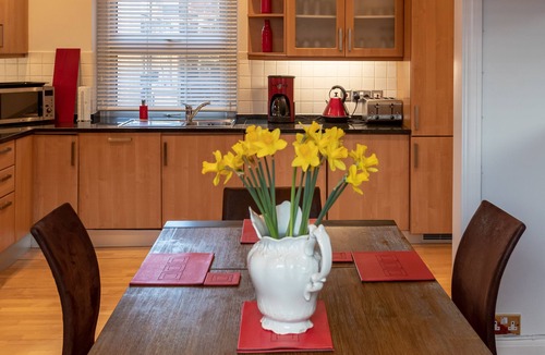 Covent Garden Apartment | ZenScape Two Storey Central Apt in Covent Garden