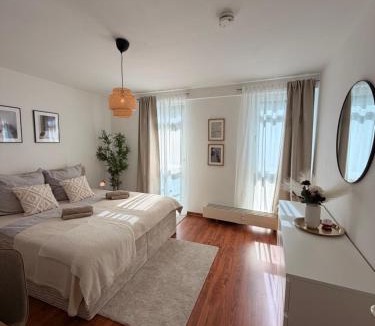Striesen Apartment | Zentrale 2-Zimmer Wohnung nahe Zentrum&Uniklinik