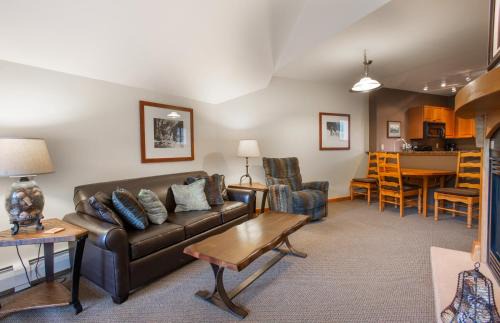Winter Park Apartment | Zephyr Mountain Lodge, Condo - 2 bedroom Continental Divide Views Select Rated Condo 2608