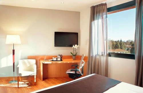 Somma Lombardo Hotel | Zeus Essence Dolce by Wyndham Milan Malpensa