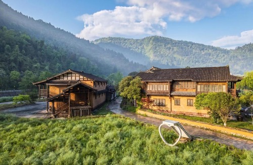 Wulingyuan House | Zhangjiajie Wulingyuan L Resident Luxury Resort Near Huanglong Cave & Zhangjiajie National Forest Park - Tujia Culture experience, Free Breakfast, Free pick up service, Travel Services