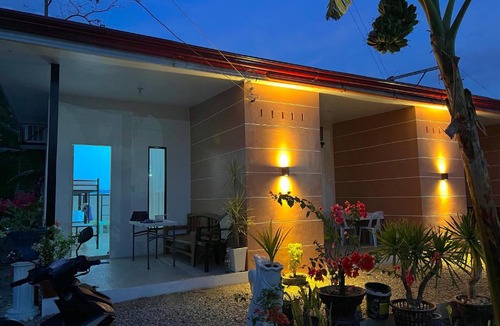 Moalboal Apartment | Zia Isabella Backpackers Hostel Room 2