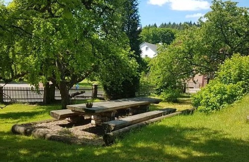 Merzalben Apartment | Zimmer 3 - Hostel Forsthaus