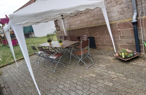 Merzalben Apartment | Zimmer 3 - Hostel Forsthaus
