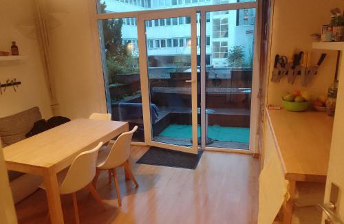 Suelz House | Zimmer in weißhausstraße in einer Wohnung