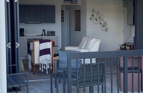 Fitts Village Apartment | Zinnia #7 - by Zenbreak