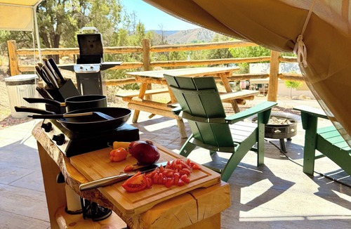 Orderville RV Rental | Zion, Bryce Glamping with Heat, AC, & Private Bath