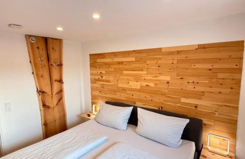 Daiting Apartment | Zirben Spa - Wellness Ferienwohnung in Bayern l Altmühltal l Privater Whirlpool & Sauna l DTV 5 Sterne für Paare und Familie