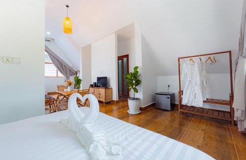 Kampot Resort | Zodiac Bungalow