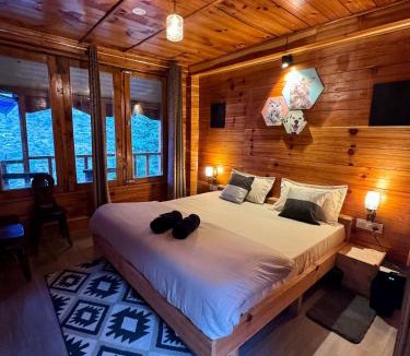 Banjar Hotel | Zoella