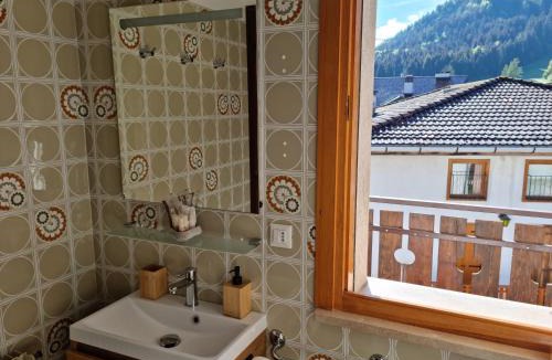 Ravascletto Apartment | Zoncolan Secret Escape - WiFi - Netflix - Parking