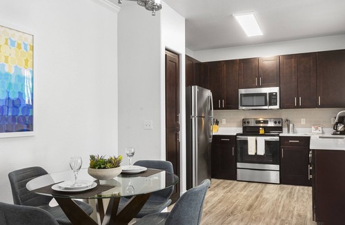 Glendale Sports and Entertainment District Condo | Zone Apartments