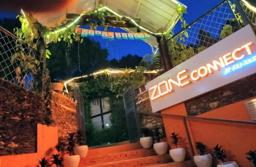 Lansdowne Resort | Zone Connect by The Park, Lansdowne