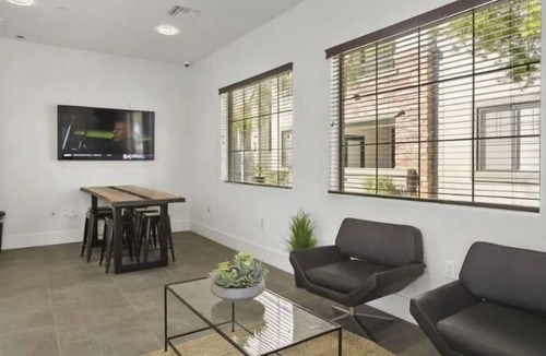 Glendale Sports and Entertainment District House | Zone Luxe Stylish 2BR Condo with Gym & Hot Tub