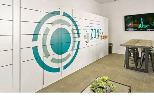Glendale Sports and Entertainment District House | Zone Luxe Stylish 2BR Condo w Pool Ideal for Family Getaway