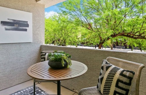Glendale Sports and Entertainment District House | Zone Westgate Stylish 2BR Condo with Gym & Hot Tub