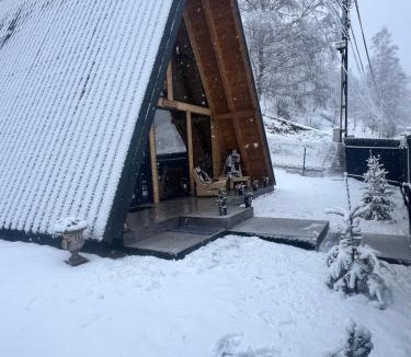Lupeni Ski Chalet | Zori de zi