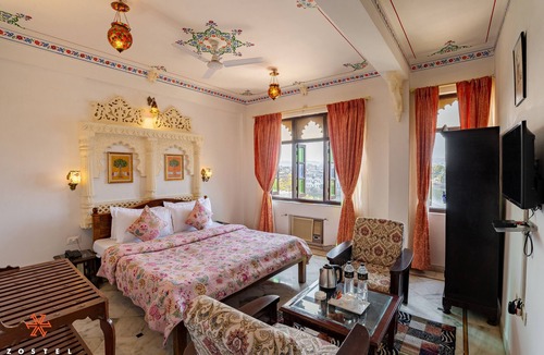 Lake Swaroop Sagar Hostel | Zostel Udaipur - Hostel