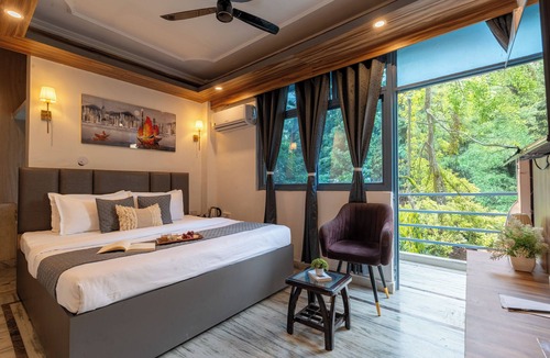 Tapovan Hotel | ZoukStayz – Your Home Away From Home
