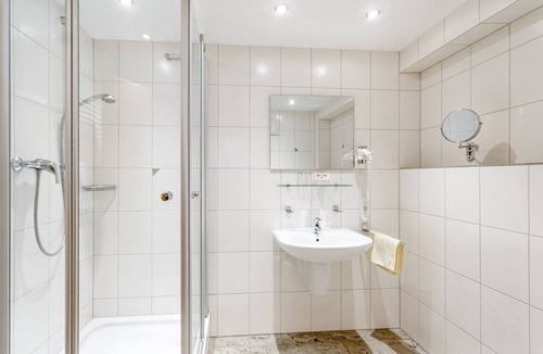 Neroth Hotel | Zur Neroburg