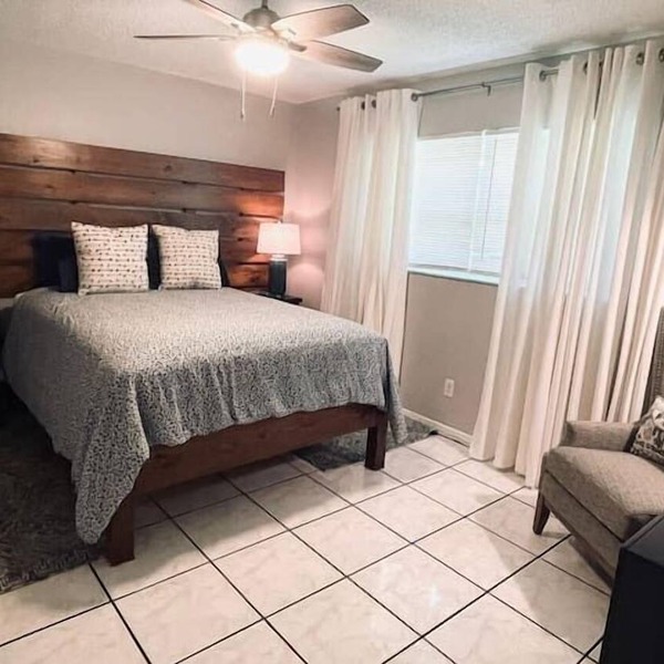 01 Spacious 3 bdrm close to FLL & Port Everglades
