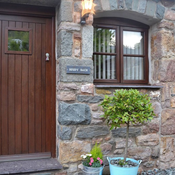 1 bedroom accommodation in Caernarfon