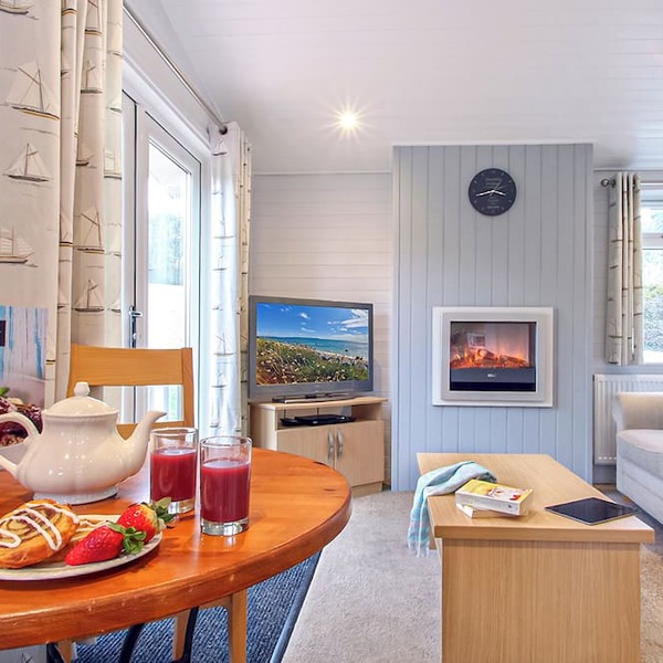 1 bedroom accommodation in Milford-on-Sea, Nr Lymington