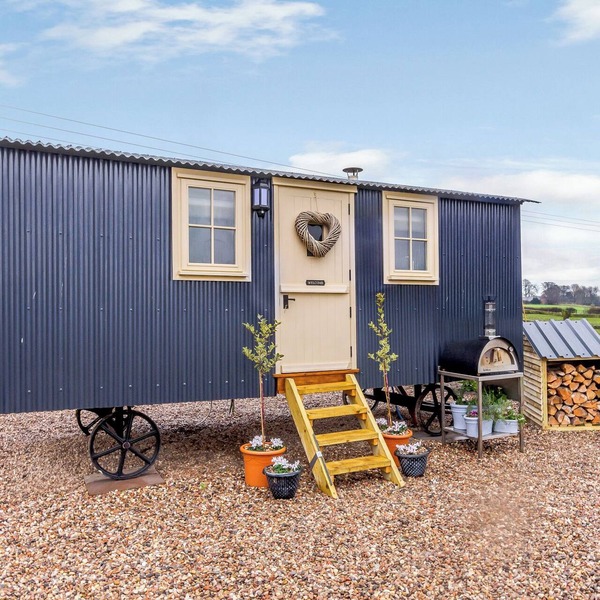 1 bedroom accommodation in South Hiendley, near Hemsworth
