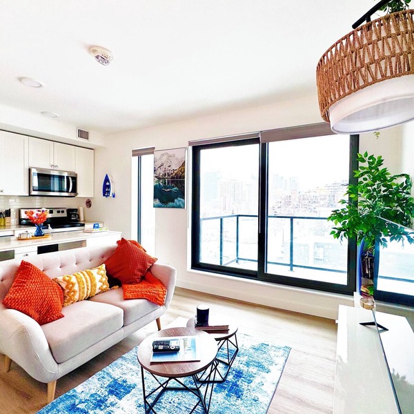1 Bedroom Apt | Bow River Views | 5 mins to Stampede | Free Street Parking