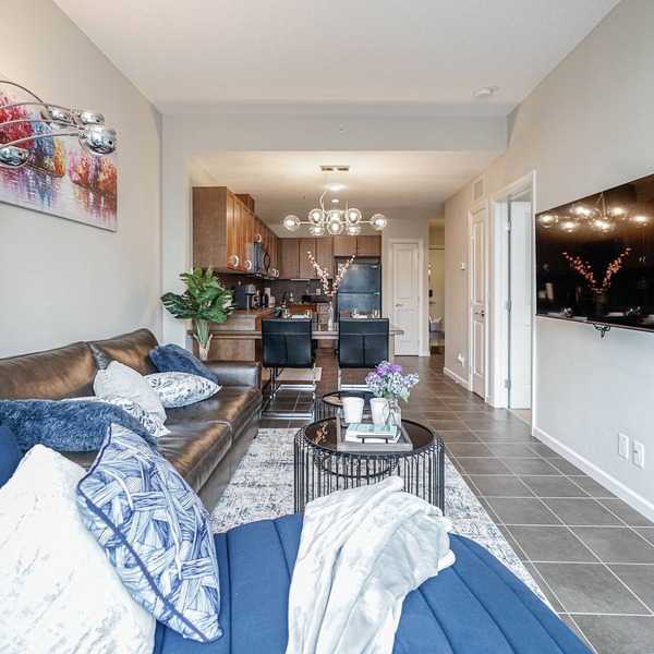 1 bedroom high floor condo with beautiful downtown view
