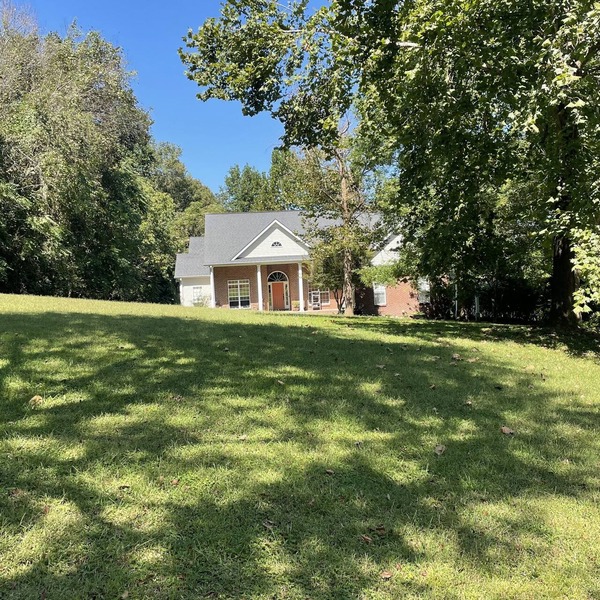 1 extra large bedroom in the woods with pool table and hot tub.