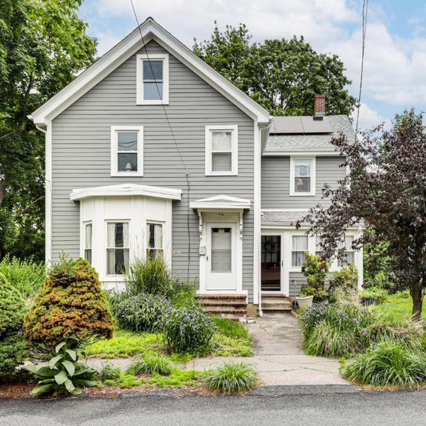 1 Mi to Needham Center Square: Pet-Friendly Apt!