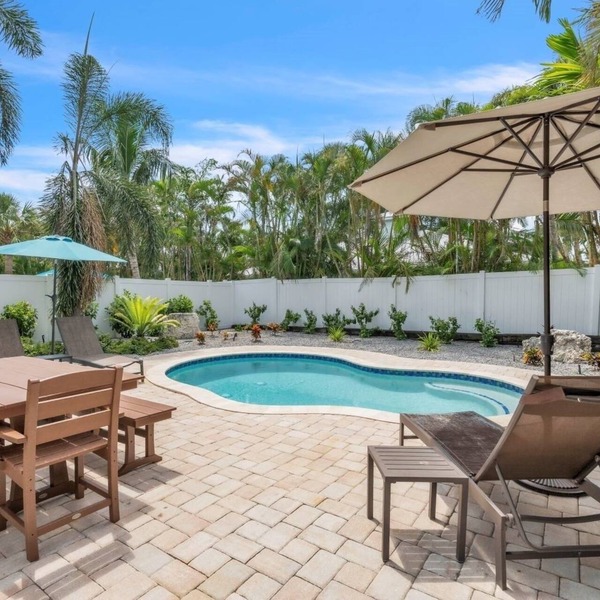 1 Step Closer 2 Bedroom Villa by RedAwning