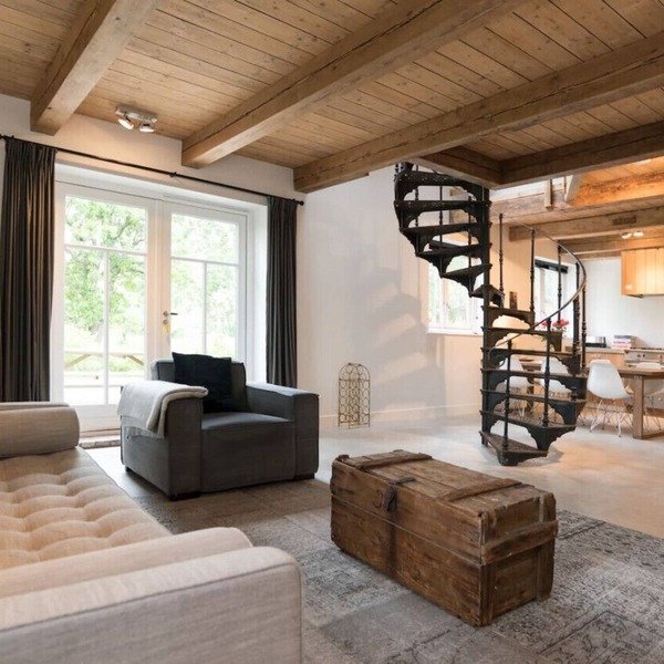 1. Stylish Fully Equipped Family Home with Big Garden