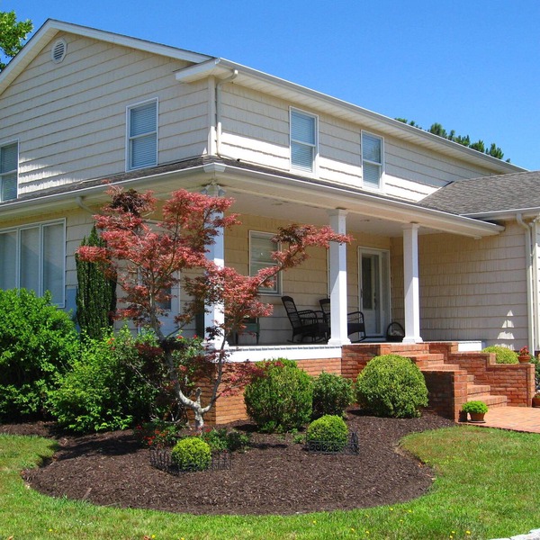 10 Acre 3 BR Waterfront Retreat on Thicket Creek has dock & neighborhood beach