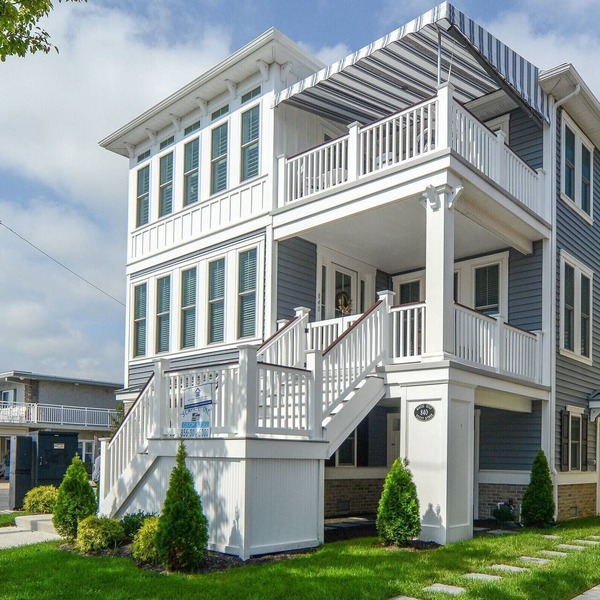 10 BR/6 BA, Elevator, Wesley Ave, close to everything heart of OCNJ, sleeps 28